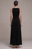 Vestido de terciopelo largo negro de cuello redondo y escote en A