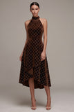 Vestido de terciopelo A-Line Alto y Bajo con caparru café con cuentas