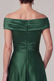 Vestido de Madre de la novia de satén fruncido verde oscuro en línea A con pedrería