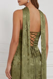 Vestido de dama de honor Maxi sin tirantes y arrugado con funda oliva y abertura lateral