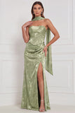 Vestido de dama de honor Maxi sin tirantes y arrugado con funda oliva y abertura lateral