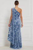 Vestido largo de dama de honor azul de terciopelo funda de un hombro fruncido