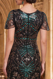 Vestido de los años 20 con flecos verde oscuro con cuello redondo y cuentas con flecos