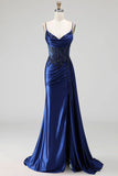 Corsé azul real con escote de capucho transparente, floral de satén fruncido, lentejuelas, vestido largo de graduación con abertura