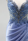 Apliques de pedrería azul polvoriento Sirena de satén con escote en V y lentejuelas Vestido largo de graduación con abertura