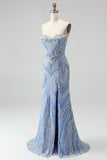 Vestido largo de baile de sirena azul sin tirantes con cuentas y abertura