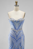 Vestido largo de baile de sirena azul sin tirantes con cuentas y abertura
