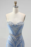Vestido largo de baile de sirena azul sin tirantes con cuentas y abertura