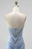 Vestido largo de baile de sirena azul sin tirantes con cuentas y abertura