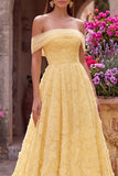 Vestido de graduación amarillo de tul de perlas con bordado floral sin tirantes línea A y línea descubierto