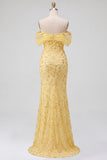 Vestido de baile de fin de curso de sirena amarillo con lentejuelas descubiertos y abertura