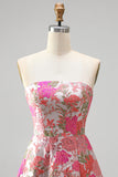Vestido largo de graduación sin tirantes y abertura floral rojo Jacquard A-Line con volantes y abertura
