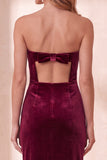 Vestido de fiesta de Navidad midi burdeos de terciopelo sin tirantes