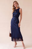 Vestido midi negro de satén para invitada de boda con escote redondo y encaje