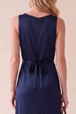 Vestido midi negro de satén para invitada de boda con escote redondo y encaje
