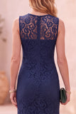 Vestido de invitada de boda midi azul oscuro de encaje corte sirena con escote redondo y volantes