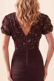 Vestido formal largo de manga corta de gasa sirena marrón con escote en V y escote en V