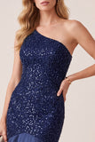 Vestido formal largo de satén de un hombro de satín de sirena azul oscuro con cuentas