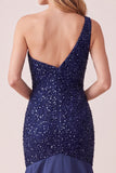 Vestido formal largo de satén de un hombro de satín de sirena azul oscuro con cuentas