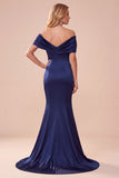 Vestido formal largo y arrugado de satén de sirena azul oscuro