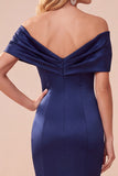 Vestido formal largo y arrugado de satén de sirena azul oscuro