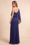 Vestido formal de funda azul oscuro de un hombro largo con abertura