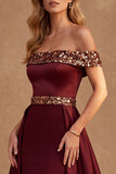Vestido formal largo de satén en línea A burdeos con lentejuelas