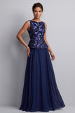 Vestido largo de madre de la novia con escote bateau azul marino con escote en línea A