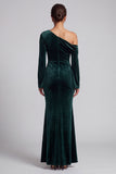 Vestido formal largo de sirena de terciopelo verde oscuro de un hombro mangas acampanadas