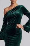 Vestido formal largo de sirena de terciopelo verde oscuro de un hombro mangas acampanadas