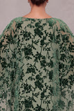 Vestido largo de madre de la novia de cuello redondo de salvia polvoriento con capa de terciopelo quemado