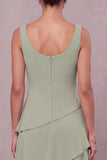 Vestido largo de madre de la novia de cuello redondo de salvia polvoriento con capa de terciopelo quemado