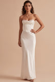 Vestido largo de satén blanco corte sirena sin tirantes con corsé y encaje