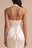 Vestido de novia largo blanco de satén corte sirena con bordado