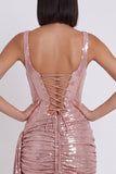 Vestido corto de fiesta rosa metálico ajustado con corsé y diseño fruncido y drapeado