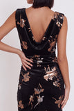 Vestido de cóctel corto de terciopelo negro con escote fruncido