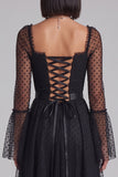 Vestido de cóctel midi de tul negro con lunares escote cuadrado y corte en A