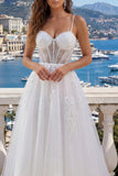 Corsé blanco de tirantes finos Una línea de vestido de novia de tul aplicado