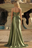 Vestido largo de graduación largo con corsé de cuentas verde pasto sirena