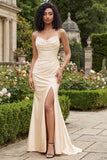 Vestido de graduación con corsé sirena con cuentas y champán