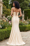 Vestido de graduación con corsé sirena con cuentas y champán