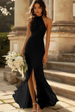Vestido de dama de honor gasa color dusty sage estilo sirena con escote halter y volantes