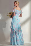 Vestido largo largo de dama de honor verde de la línea A con estampado floral y volantes