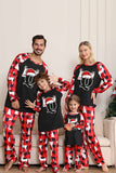 Pijama de Navidad familiar con estampado de árbol y ciervo negro y rojo