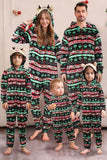 Pijamas familiares a juego con patrón de árbol de Navidad negro de una pieza