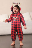 Pijamas familiares a juego con cuadros estampados de ciervo rojo