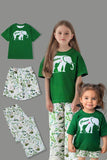 Pijamas familiares de manga corta estampados en verde oscuro a juego