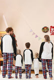 Pijamas de Navidad familiares con estampado de árbol en blanco y negro