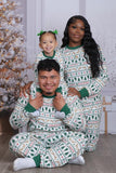 Pijamas familiares a juego con estampado de árbol de Navidad blanco