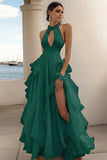 Vestido formal largo blanco con volantes halter de línea A con abertura alta